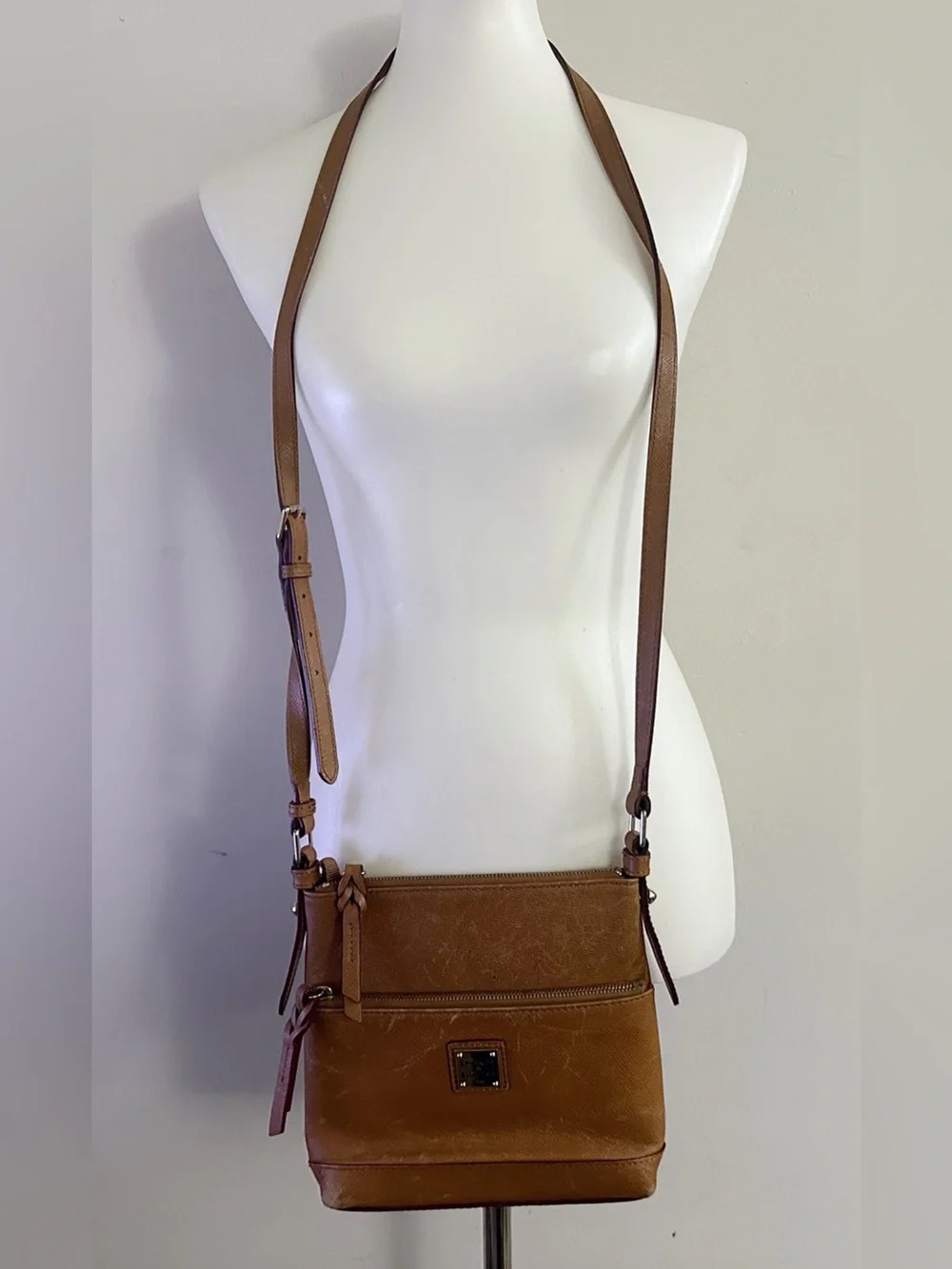 Dooney & Bourke Leather Crossbody Bag Equestrian Dark Academia Minimalist